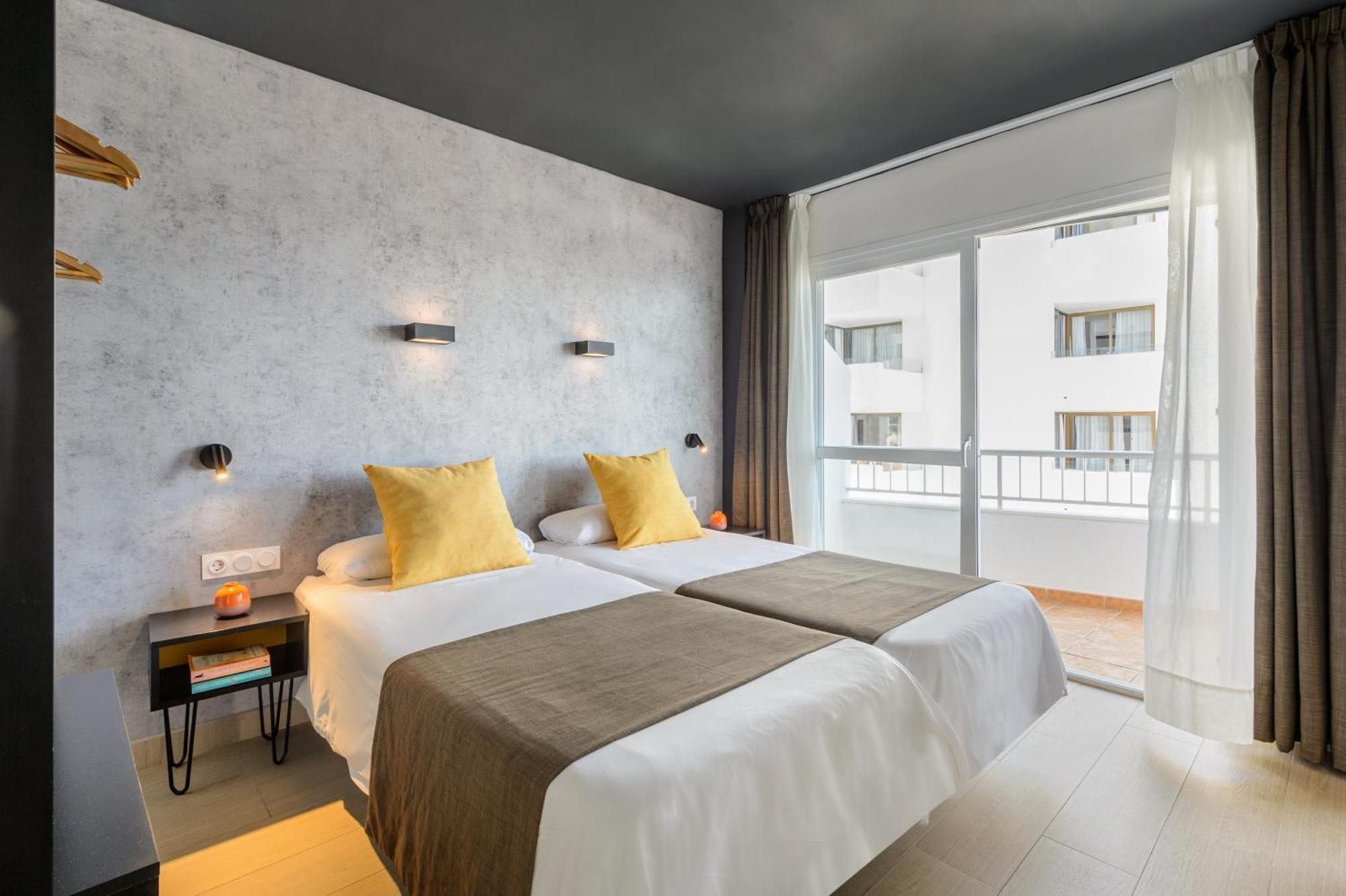 Apartamentos Vibra Jabeque Dreams Ibiza stad Exteriör bild