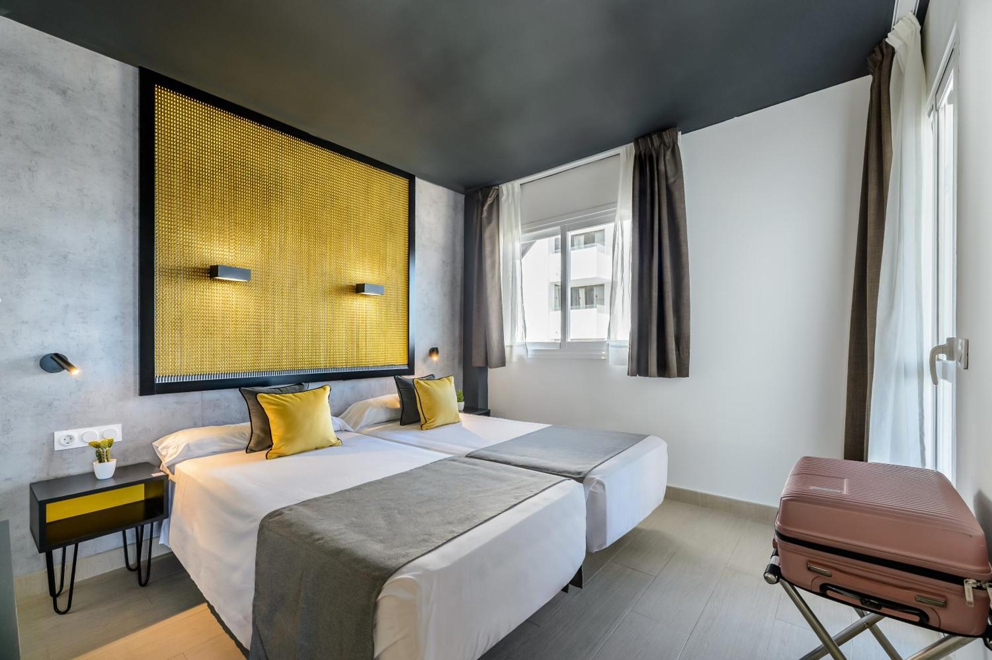 Apartamentos Vibra Jabeque Dreams Ibiza stad Exteriör bild
